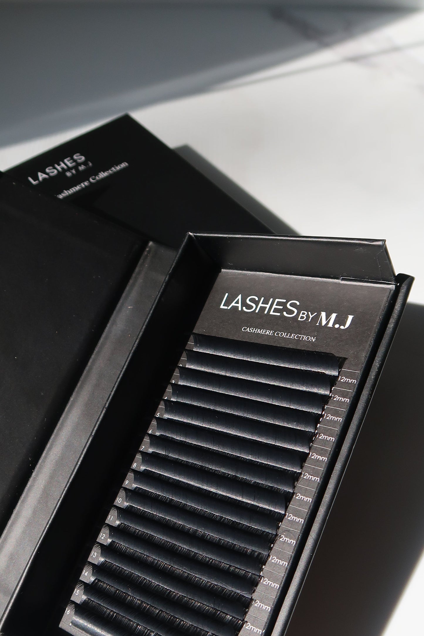 Cashmere Black Matte 0.05